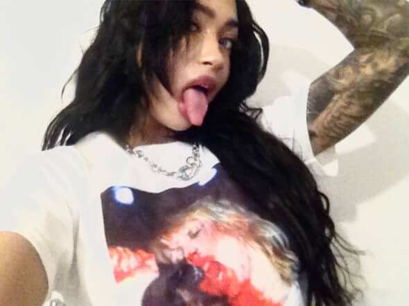 Screaming in Red tee