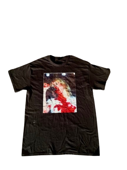 Screaming in Red tee